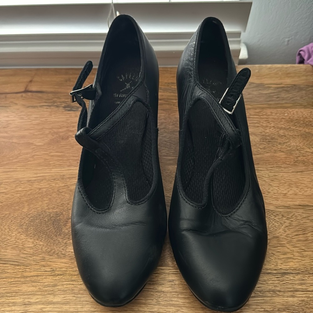 Capezio Black Character Shoes/Heels - 7.5